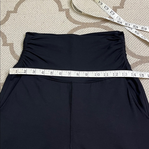 Lululemon Take It Easy Pant (31"), black, size 4, MSRP $108 - Picture 7 of 15